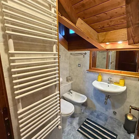 アパート Ht - Panoramico Con Vista Sulle Dolomiti